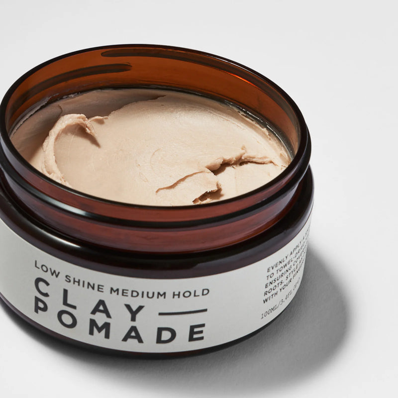 Between a pomade and a clay