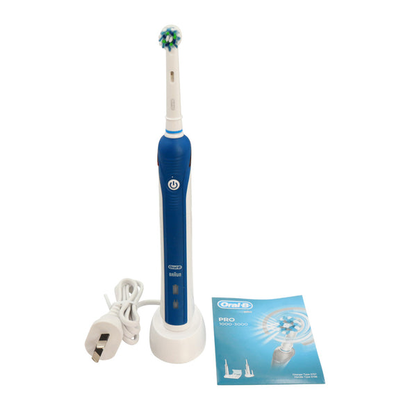Oral B Pro 2000 toothbrush unboxed